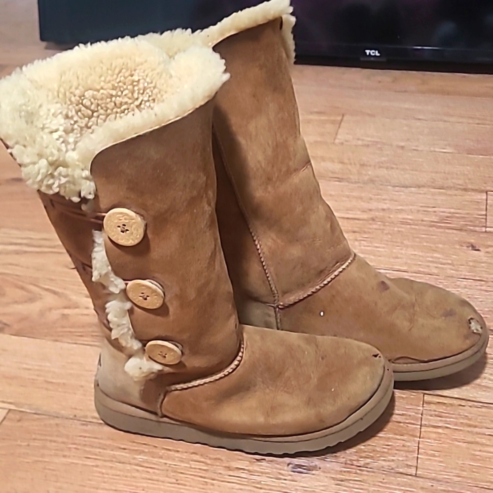 Ugg Australia Triple Button Bailey Boots Size 8 Women